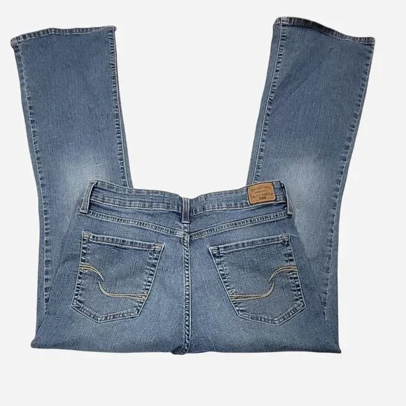 Levi's Signature Gold Rivet Flare Jeans | W28 L30 | Size 6S - Picture 3 of 7